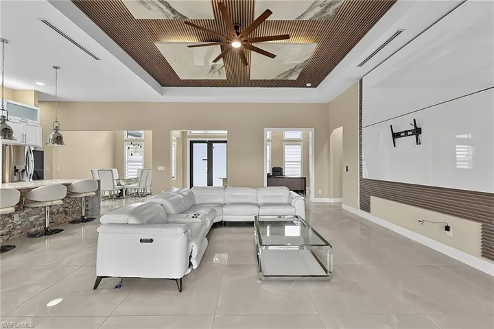 455 Se 17th Ave, Cape Coral, Florida 33990