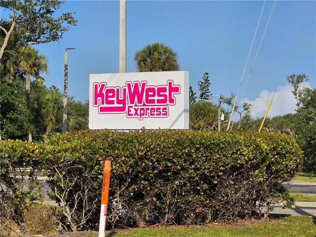 8 Helen Ln, Fort Myers Beach, Florida 33931