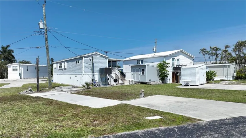 8 Helen Ln, Fort Myers Beach, Florida 33931