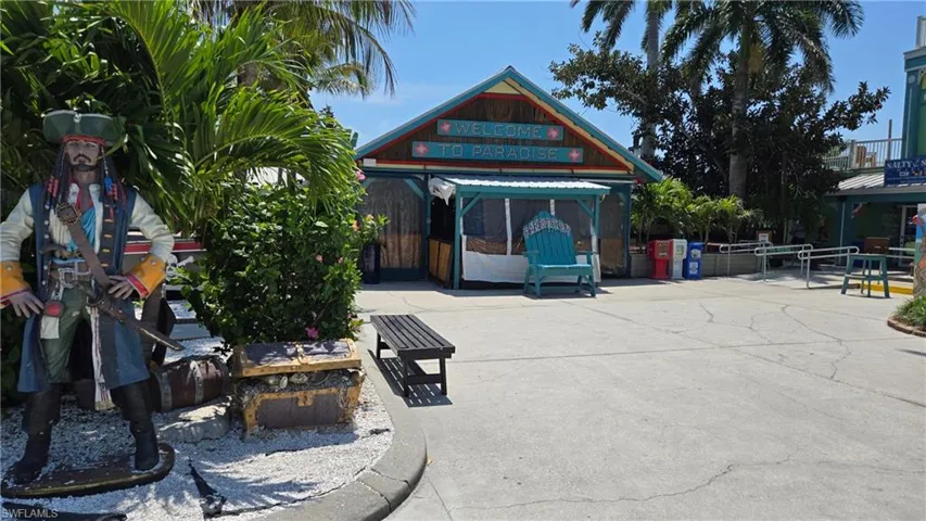 8 Helen Ln, Fort Myers Beach, Florida 33931