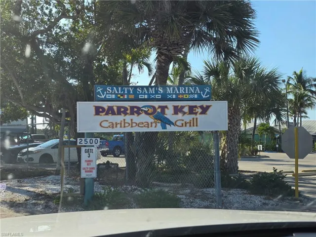 8 Helen Ln, Fort Myers Beach, Florida 33931