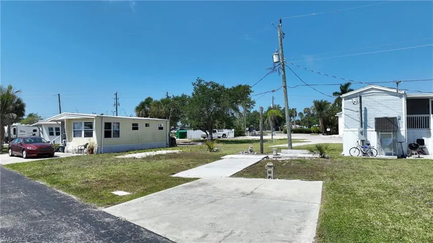 8 Helen Ln, Fort Myers Beach, Florida 33931