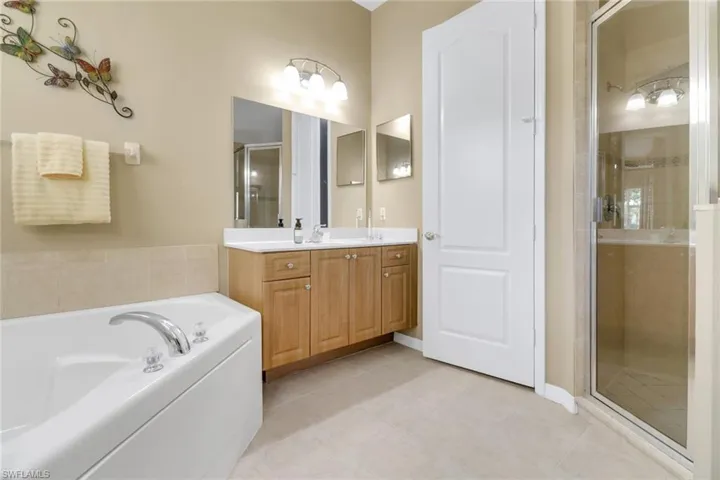 Main Bathroom#1