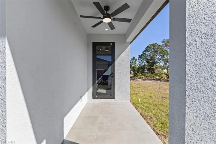 3815  9th SW ST, Lehigh Acres, FL 33976
