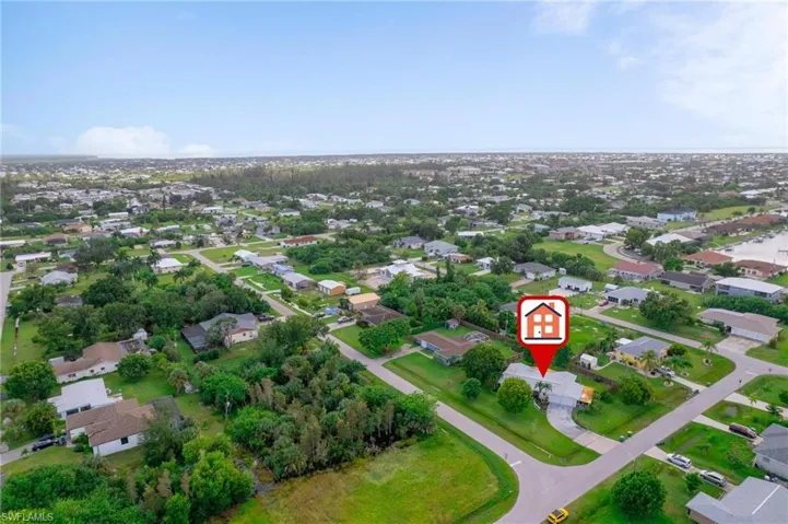 Birds eye view of property