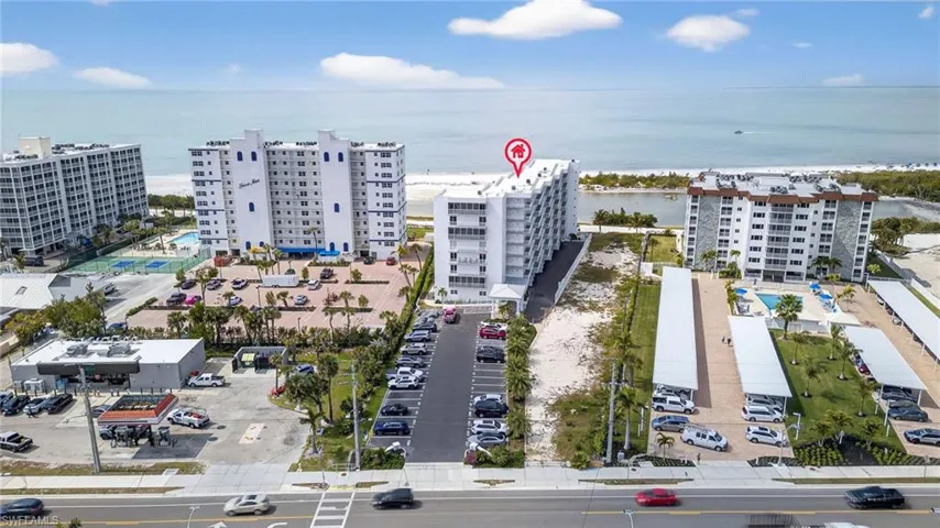 Gulf front community