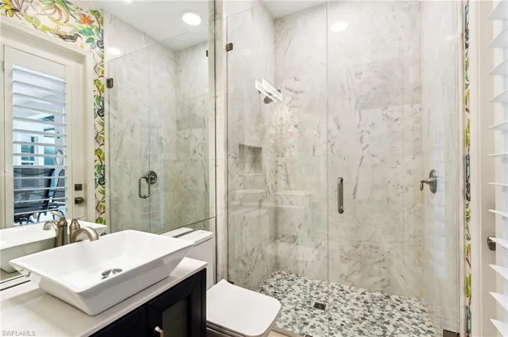 Guest bathroom.
