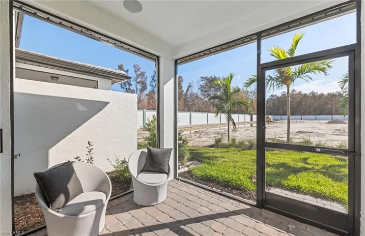 Interior photos are of a staged model home. Illustration purposes only. Options may vary.