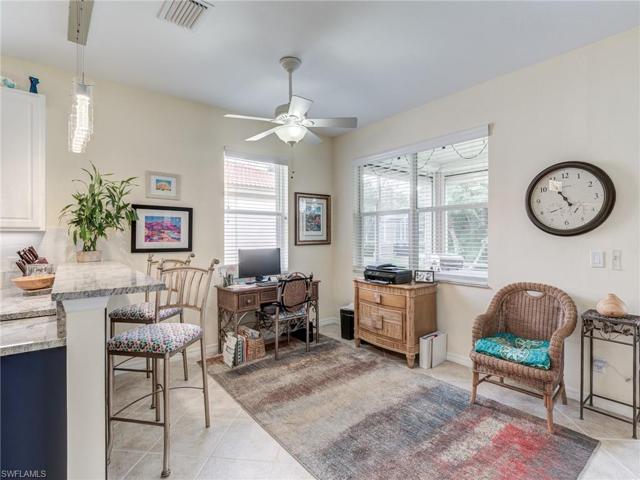 Kitchen w/flex area