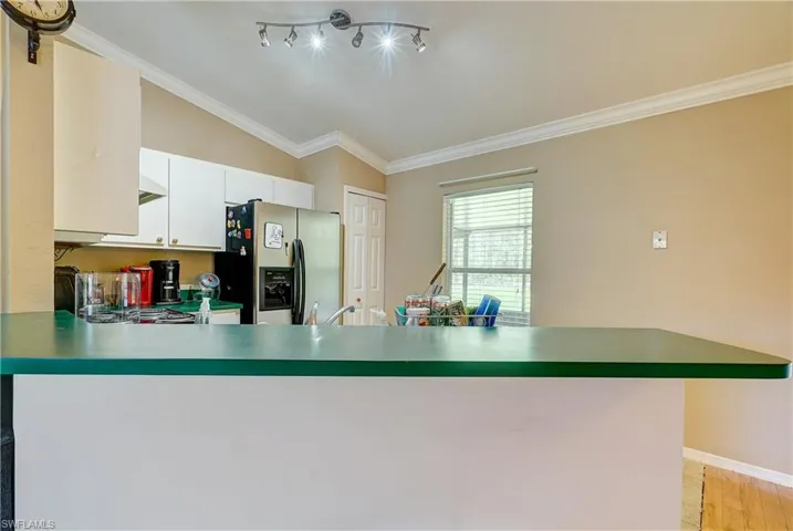 A breakfast bar, the ideal spot for your morning coffee