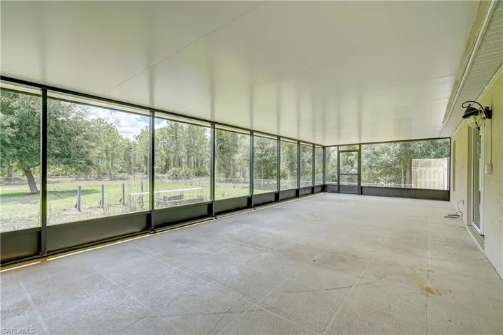 A MASSIVE 40' long screened lanai space.