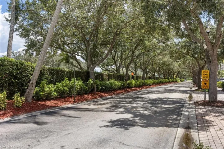 5429 Cove Cir 109, Naples, Florida 34119