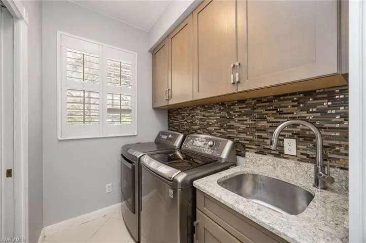5429 Cove Cir 109, Naples, Florida 34119