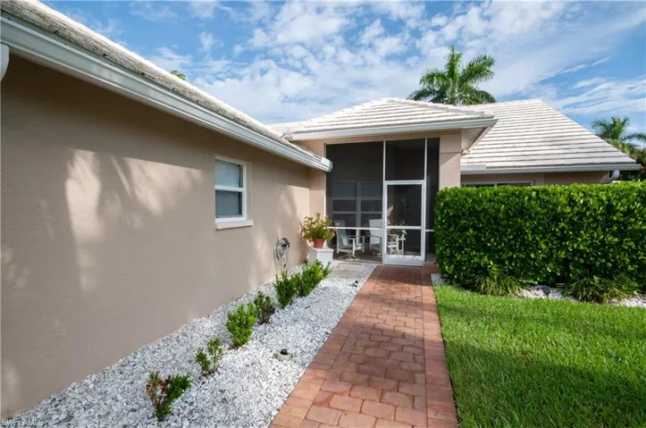 6041 Westbourgh Dr, Naples, Florida 34112