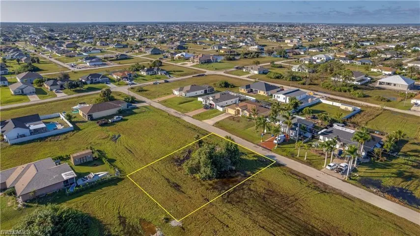 417 Nw 25th Pl, Cape Coral, Florida 33993