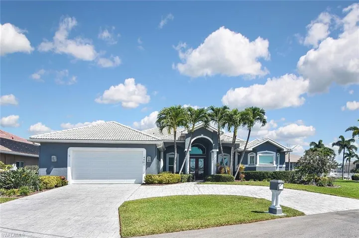 4901 SW 9th Place