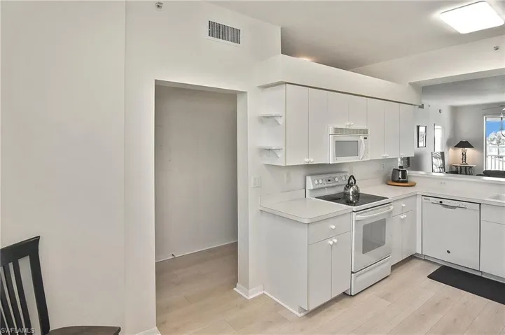 8066 Queen Palm Ln # 525, Fort Myers Fl 33966