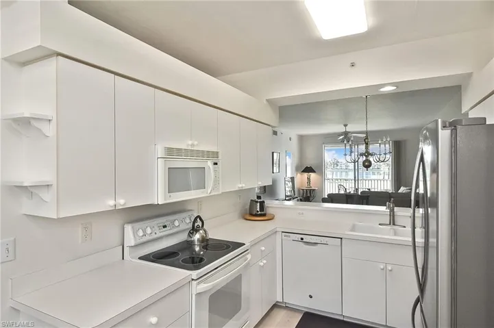 8066 Queen Palm Ln # 525, Fort Myers Fl 33966