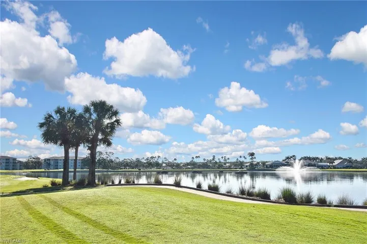 8066 Queen Palm Ln # 525, Fort Myers Fl 33966