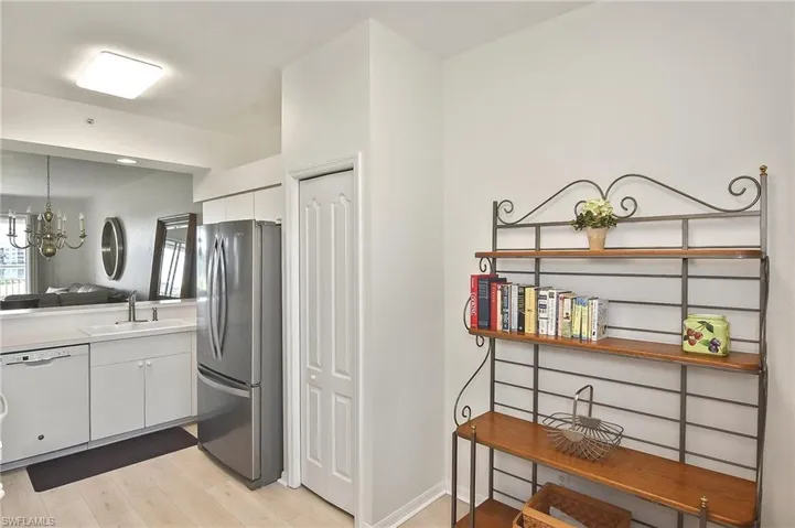 8066 Queen Palm Ln # 525, Fort Myers Fl 33966