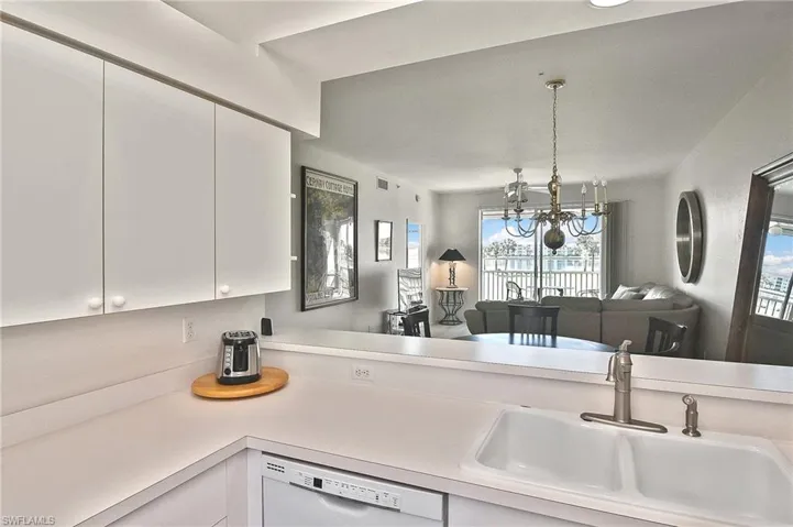 8066 Queen Palm Ln # 525, Fort Myers Fl 33966