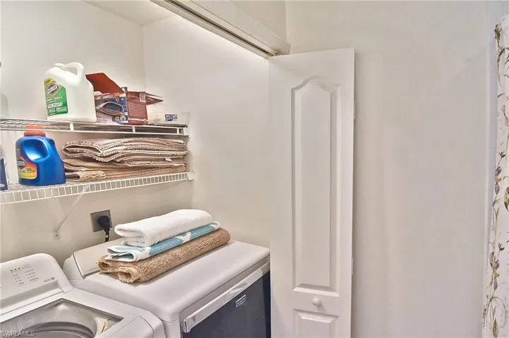 8066 Queen Palm Ln # 525, Fort Myers Fl 33966