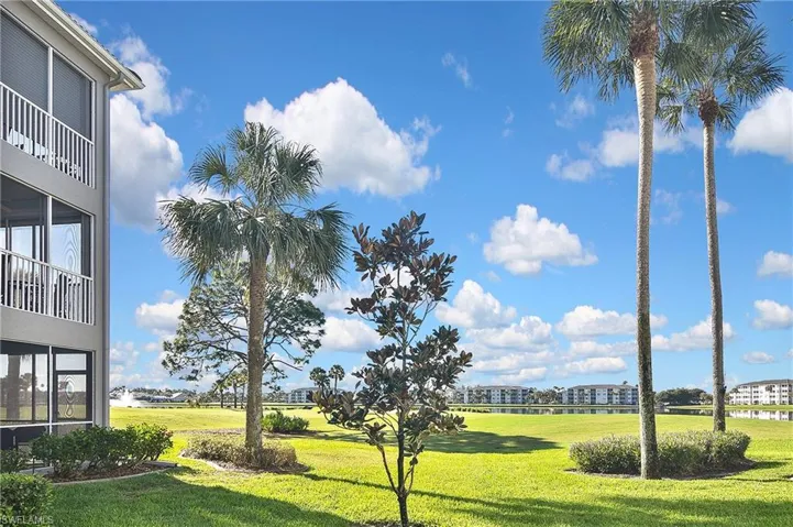 8066 Queen Palm Ln # 525, Fort Myers Fl 33966
