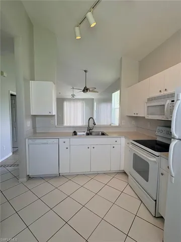3619 Pine Oak Cir 108, Fort Myers, Florida 33916
