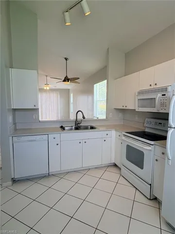 3619 Pine Oak Cir 108, Fort Myers, Florida 33916