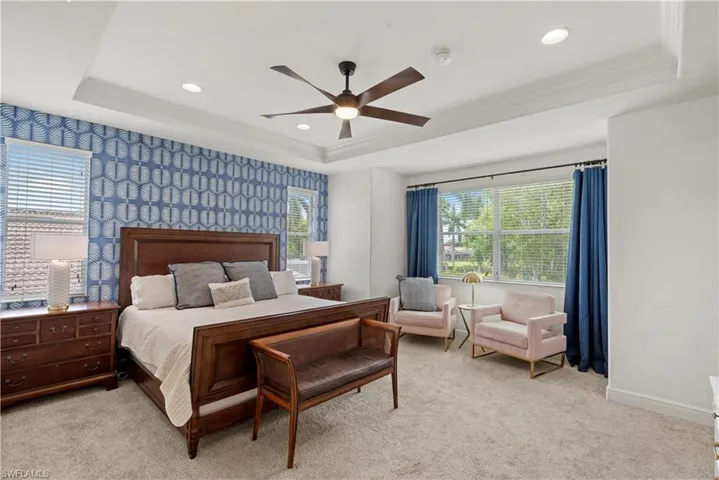Master Bedroom w/sitting area