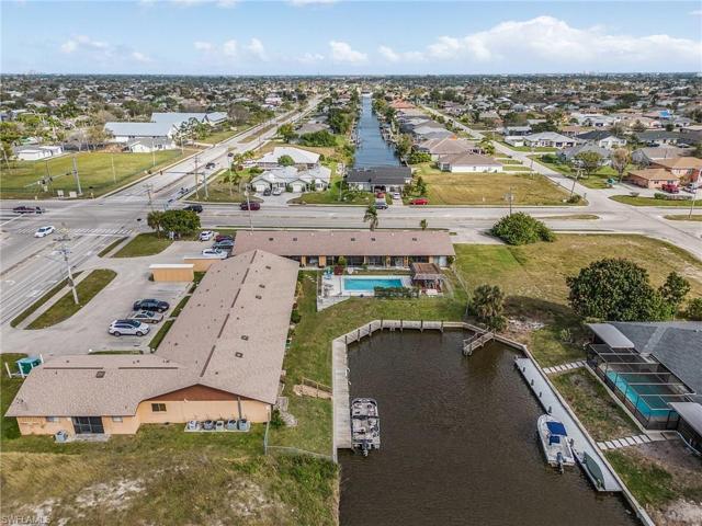 backs to canal with private boat dock - Gulf Access!