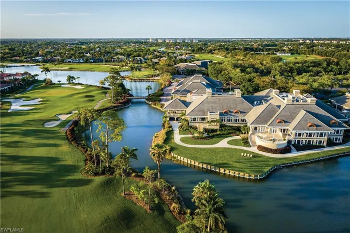 Welcome to Grey Oaks Country Club, with incredible amenities, three golf courses, and so close to downtown!