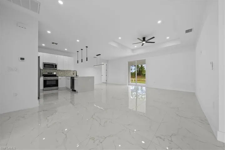 2910 16th St W, Lehigh Acres, Florida 33971