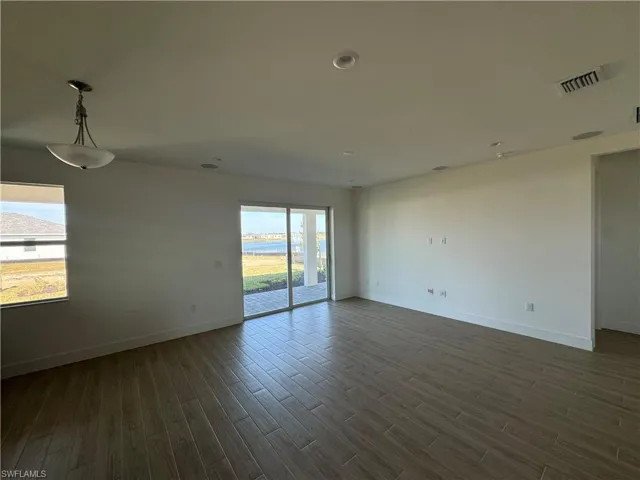Casual dining and great room area