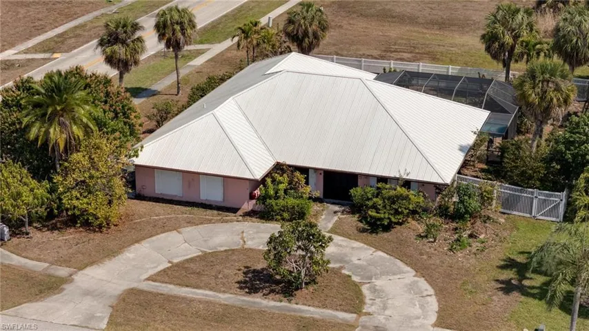Aerial view of property and surrounding area