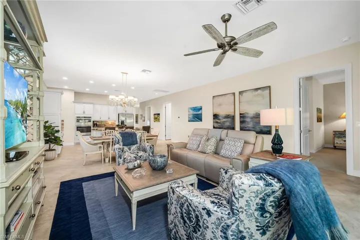 7825 Hawthorne Dr 2104, Naples, Florida 34113