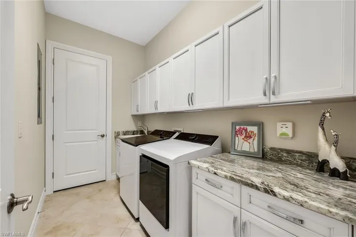 7825 Hawthorne Dr 2104, Naples, Florida 34113