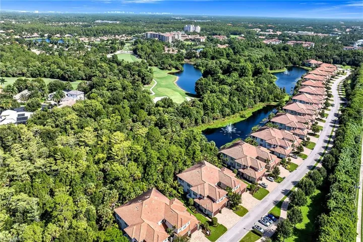 7825 Hawthorne Dr 2104, Naples, Florida 34113