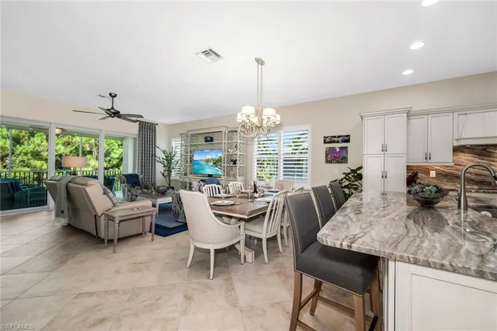 7825 Hawthorne Dr 2104, Naples, Florida 34113