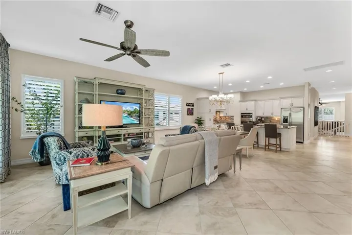 7825 Hawthorne Dr 2104, Naples, Florida 34113