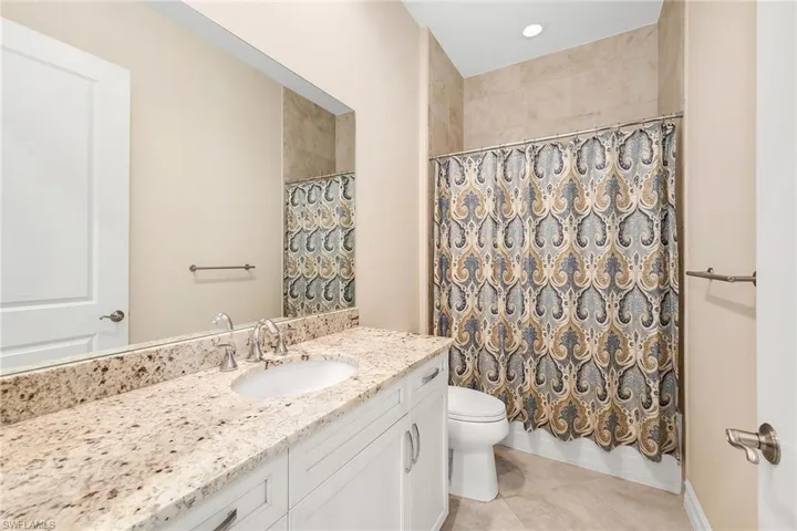 7825 Hawthorne Dr 2104, Naples, Florida 34113