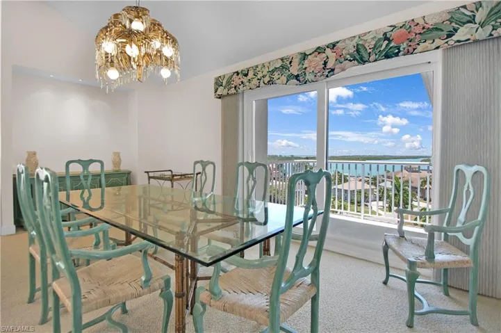 60  Pelican W ST, Naples, FL 34113