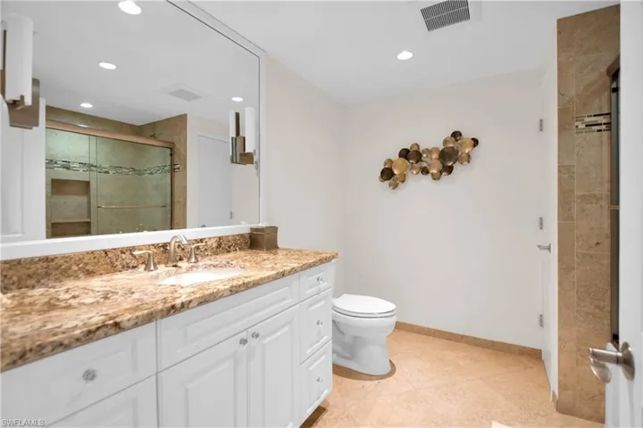 60  Pelican W ST, Naples, FL 34113
