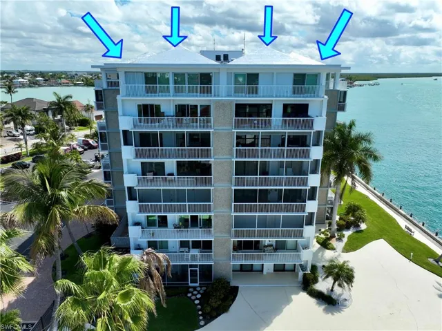 60  Pelican W ST, Naples, FL 34113