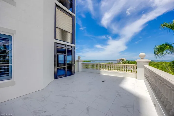 Addtional view of exspanive balcony