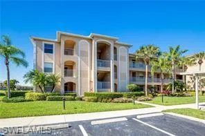 2730  Cypress Trace  CIR, Naples, FL 34119