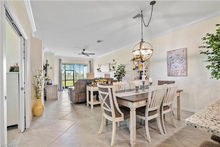 Dining/Livingroom