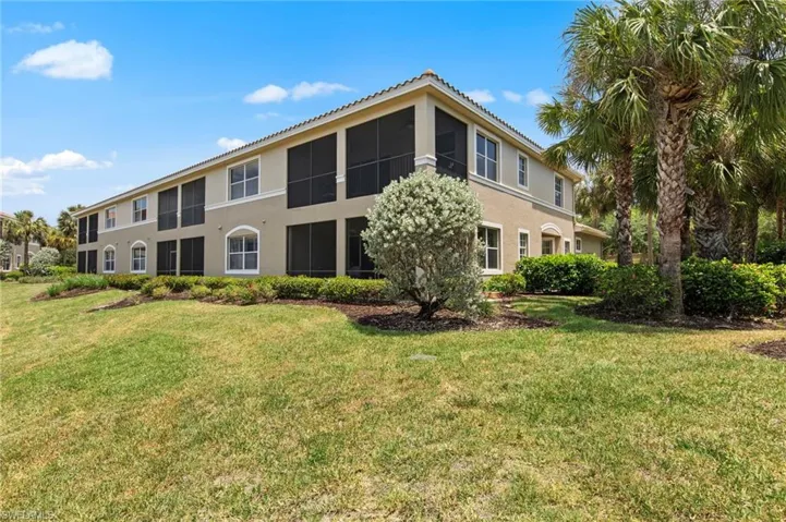 7090 Bay Woods Lake Ct 201, Fort Myers, Florida 33908