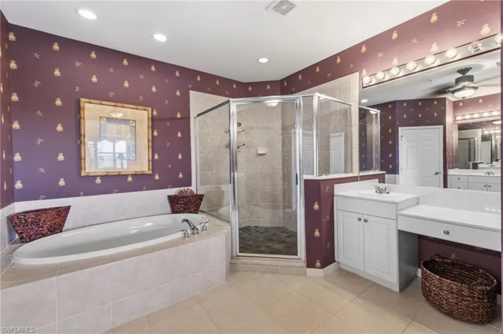 7090 Bay Woods Lake Ct 201, Fort Myers, Florida 33908