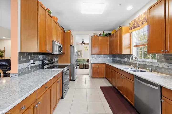 7090 Bay Woods Lake Ct 201, Fort Myers, Florida 33908